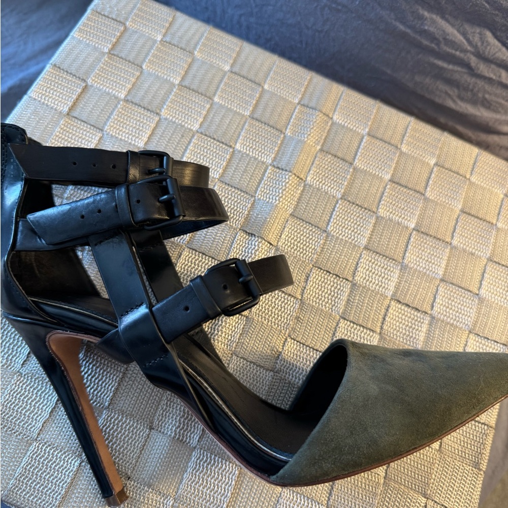 Elie Tahari Black and Olive Heels